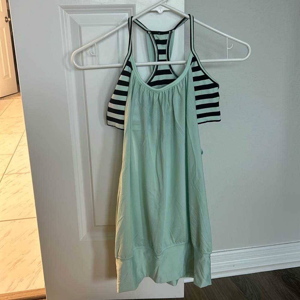 Lululemon tank with built in bra